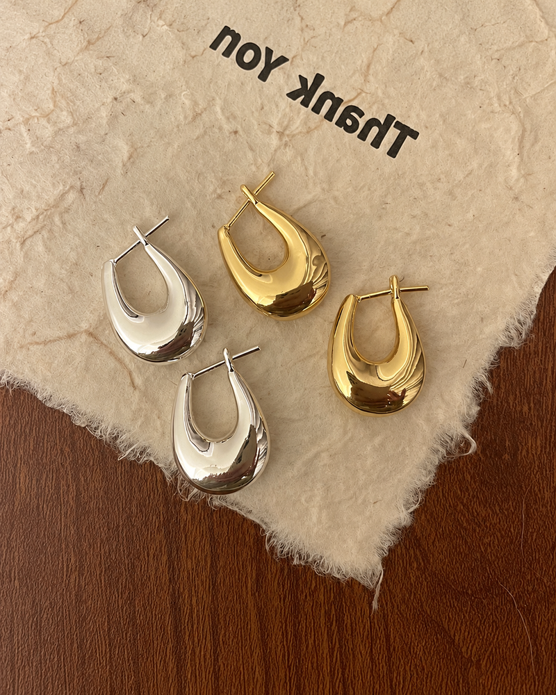 Elara Sculpted Teardrop Earrings alternate view 4