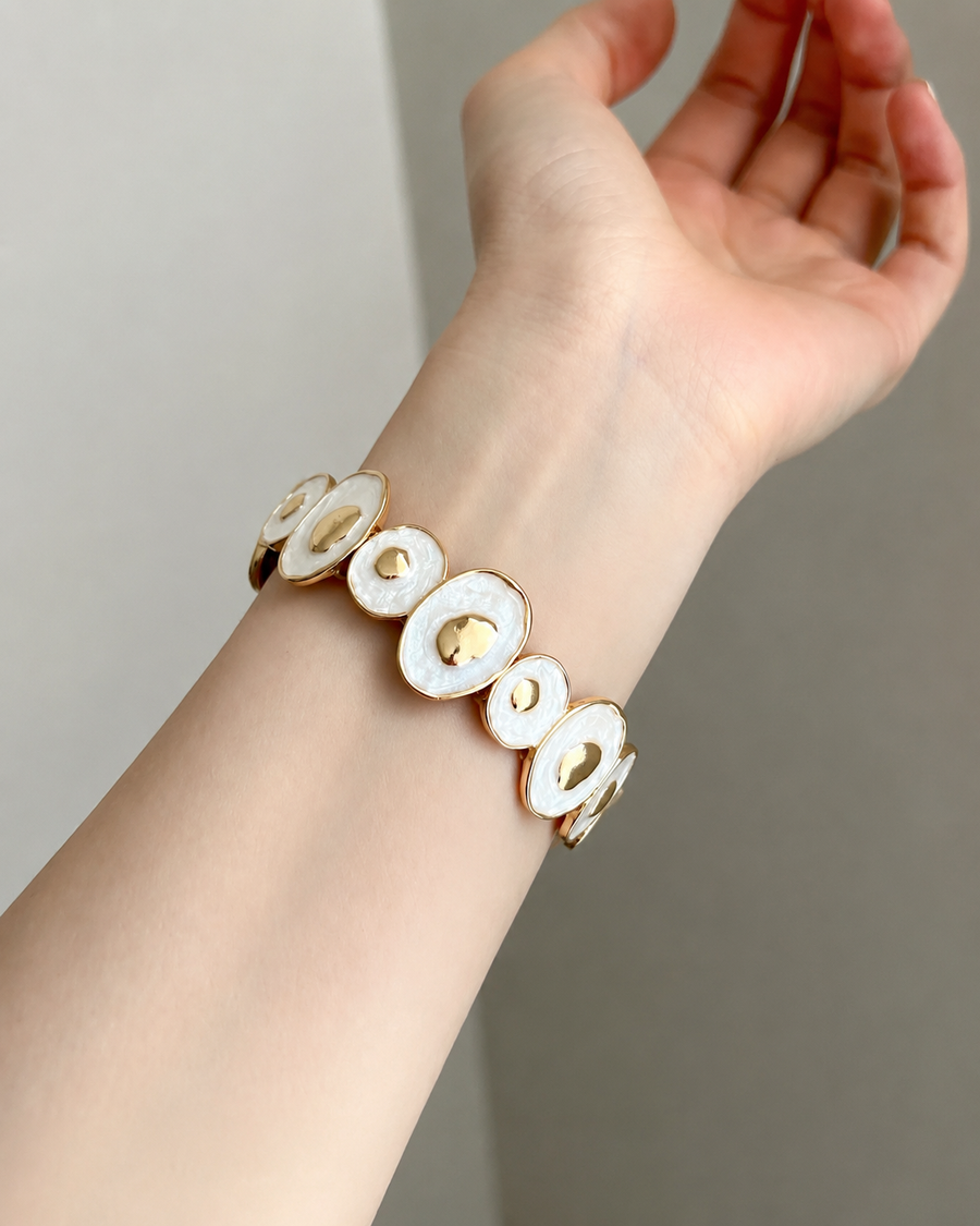 White Shell Disc Bracelet