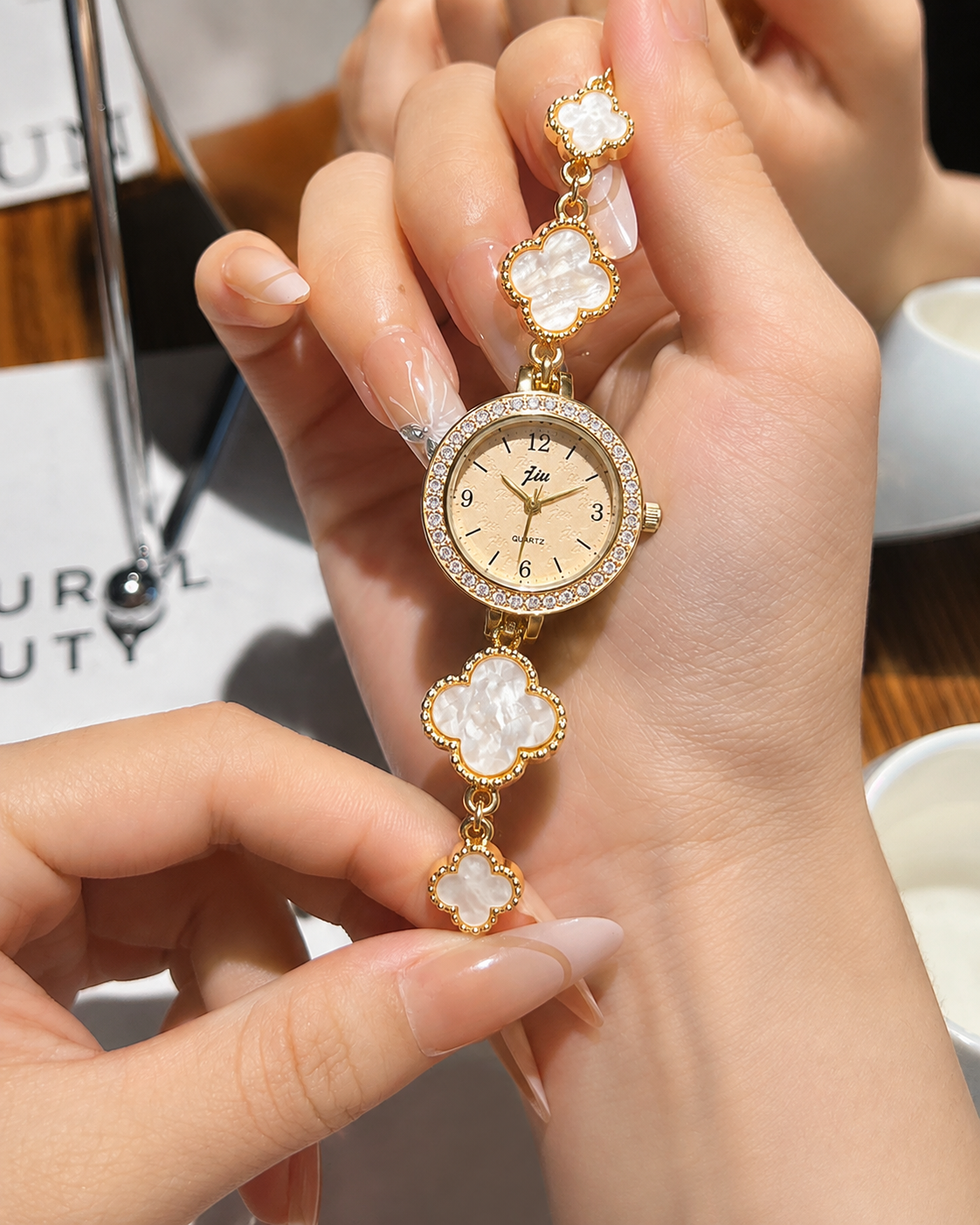 Roselle Clover Bracelet Watch