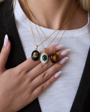 Vespera Vintage Oval Pendant Necklace