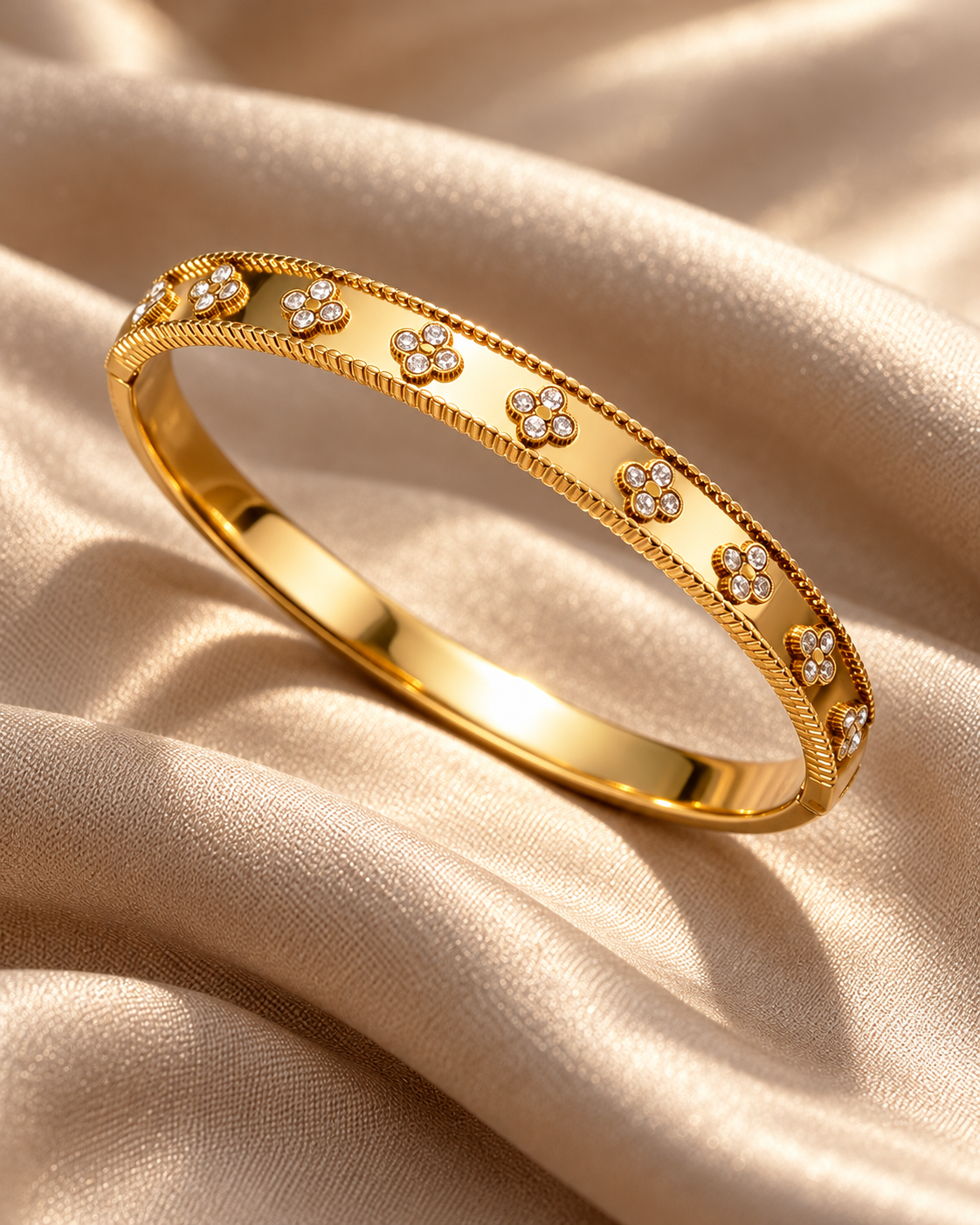 Lucky Clover Bangle