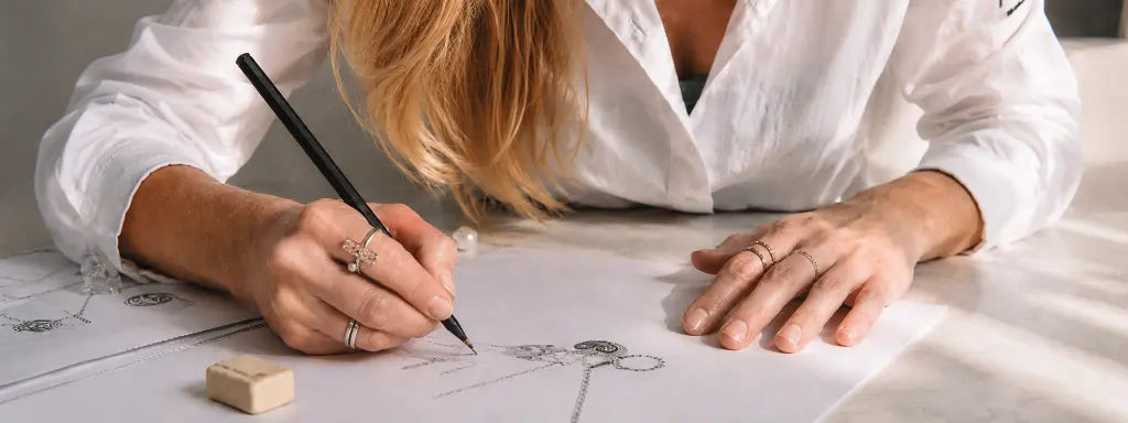 We design forward-looking jewelry for modern everyday elegance.