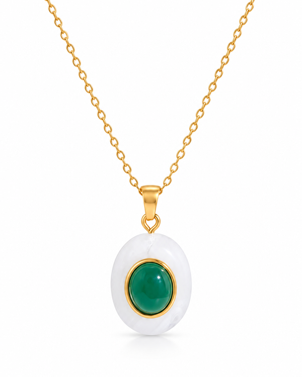 Vespera Vintage Oval Pendant Necklace