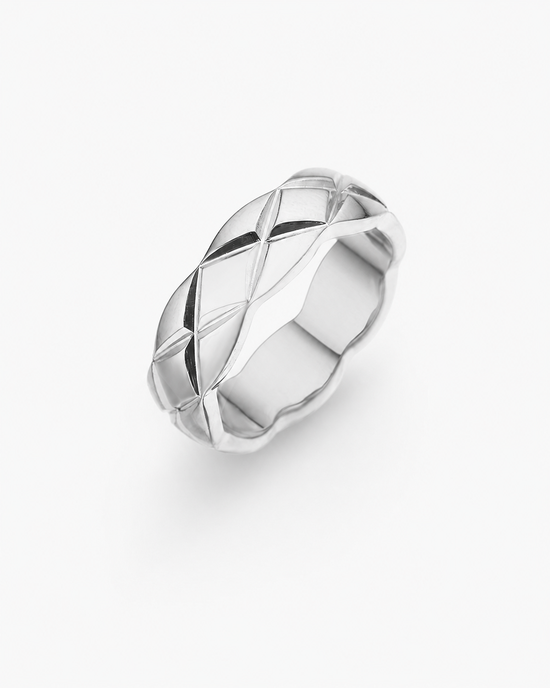 Side view of Élan Faceted Band Ring by Zodiglow