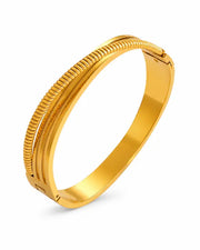 Detail view of Élan Sculptural Bangle Collection by Zodiglow