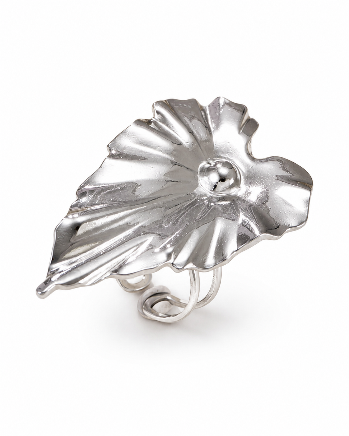 Detail view of Florale Sculptural Flower Ring Series by Zodiglow