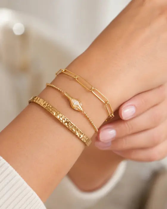 Detail view of Nova Link Gold Bracelet by Zodiglow